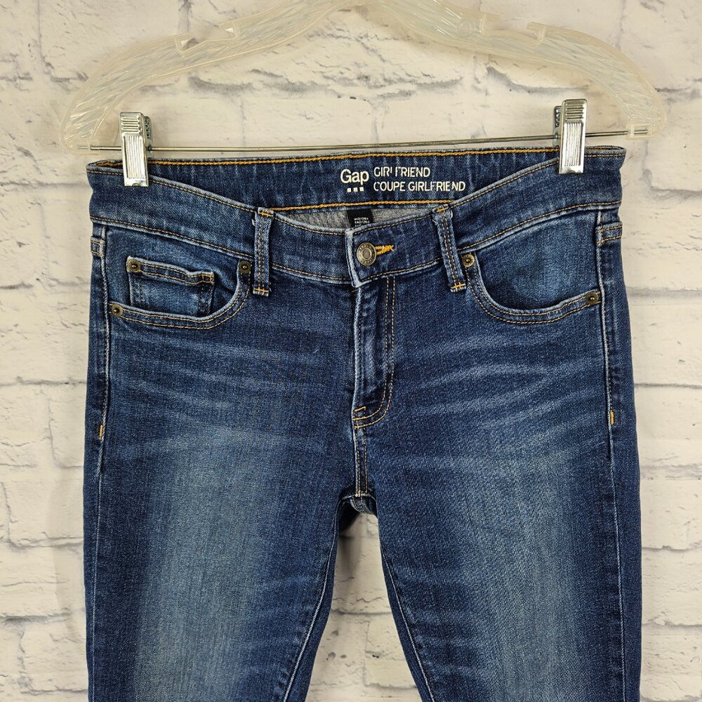 GAP Size 2 / 26s Short Girlfriend Jeans Medium Wash Mid Rise Stretch Womens - Picture 3 of 10
